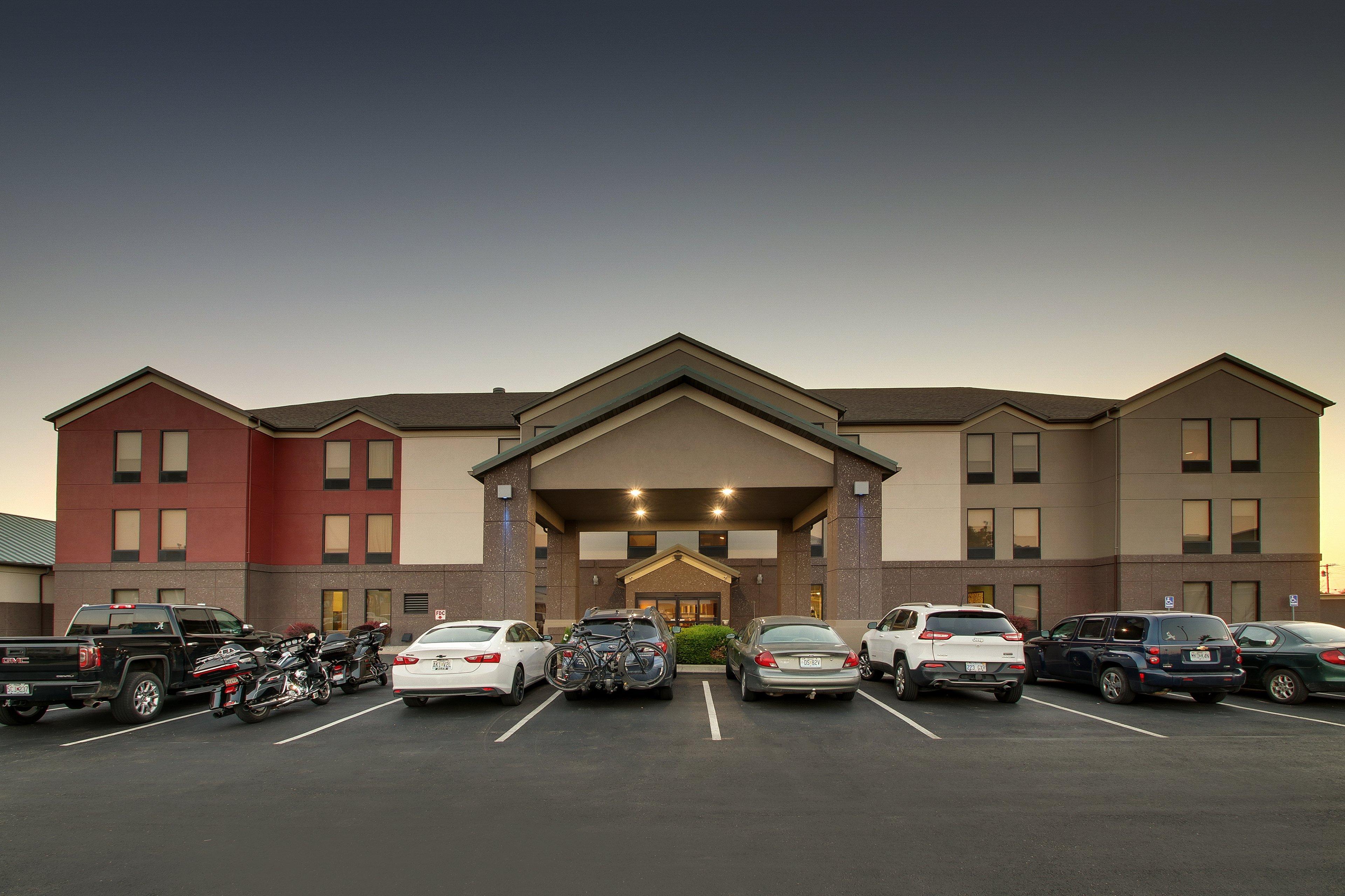 Holiday Inn Express Hotel & Suites Lebanon By Ihg Exterior foto